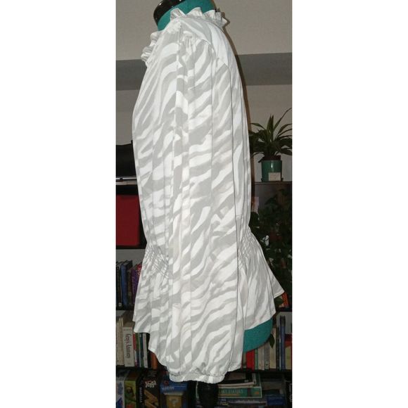 SIMPLY VERAWANG Sz XL Gray/White Zebra Print Watercolor Blouse Peplum Waist NWT - Picture 6 of 9
